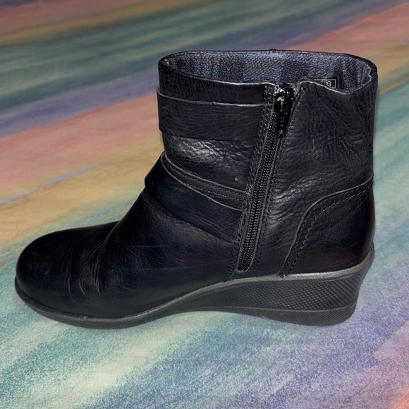 KEEN Women's Black Leather Side Zip Kate Wedge Ankle Boots Size 8 - Picture 4 of 10